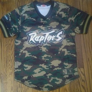Mitchell & Ness Toronto Raptors Camo V Neck